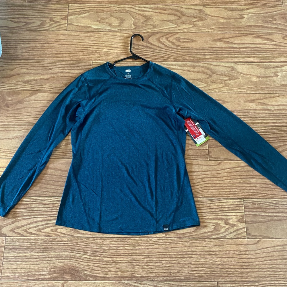 Rei lightweight long sleeve shirt -tags still on.